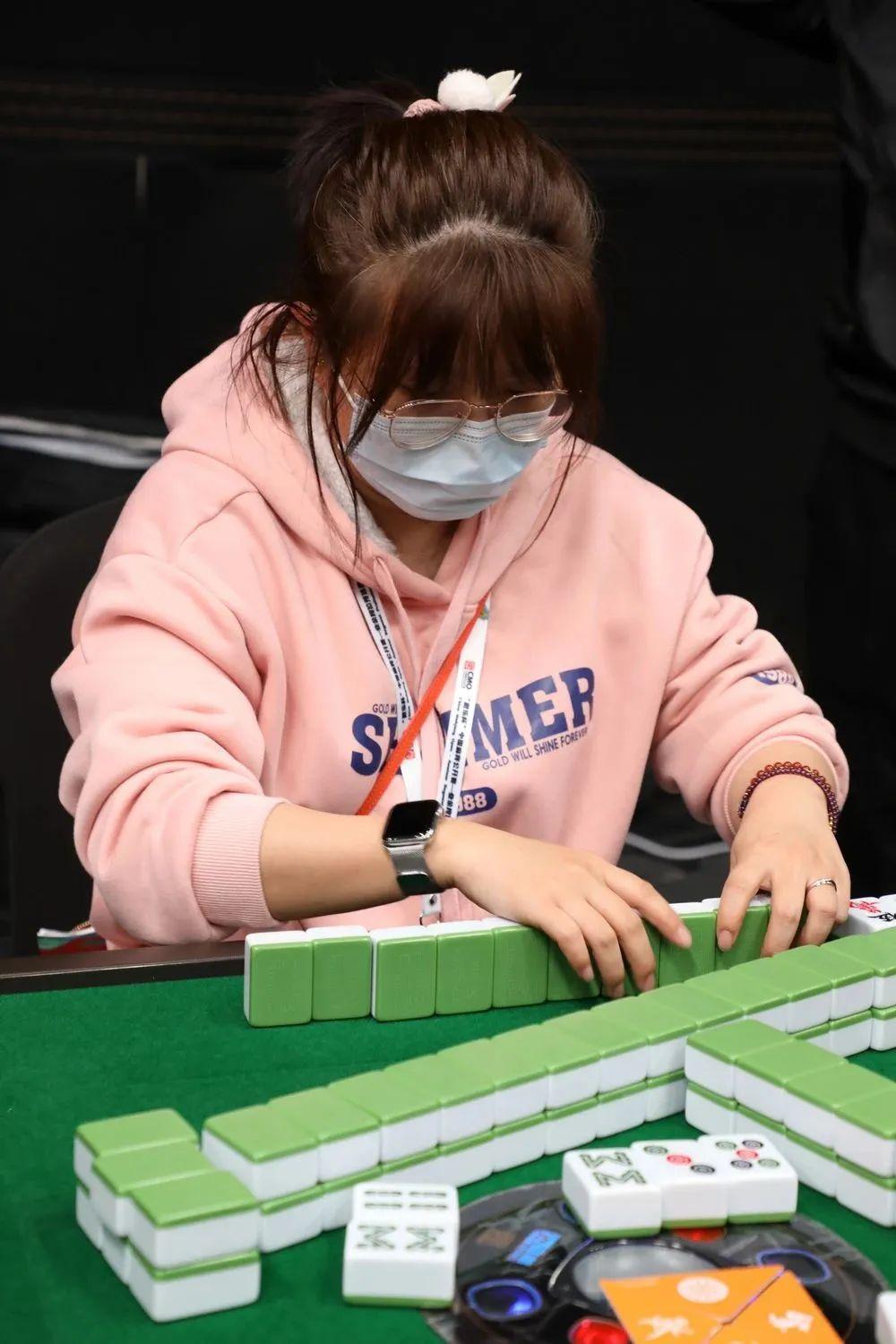 新教你‘‘微乐安徽麻将别人怎么老赢”其实确实有挂 