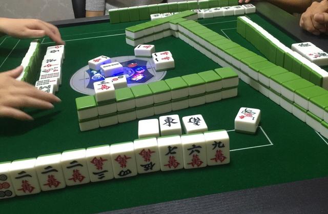 贵阳捉鸡麻将是不是有挂（贵阳捉鸡麻将怎么算钱规则）