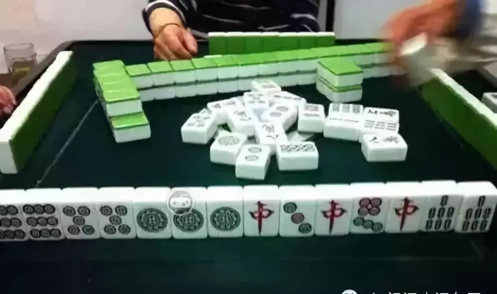 挂水麻将图片大全（挂水打麻将图片）